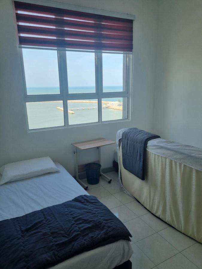 קואלה טרנגאנו Seaside Haven Homestay Seaview Unit With Pool Opposite Ktcc & Mayang Mall - Pangsapuri Ladang Tanjung מראה חיצוני תמונה