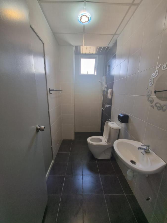 קואלה טרנגאנו Seaside Haven Homestay Seaview Unit With Pool Opposite Ktcc & Mayang Mall - Pangsapuri Ladang Tanjung מראה חיצוני תמונה