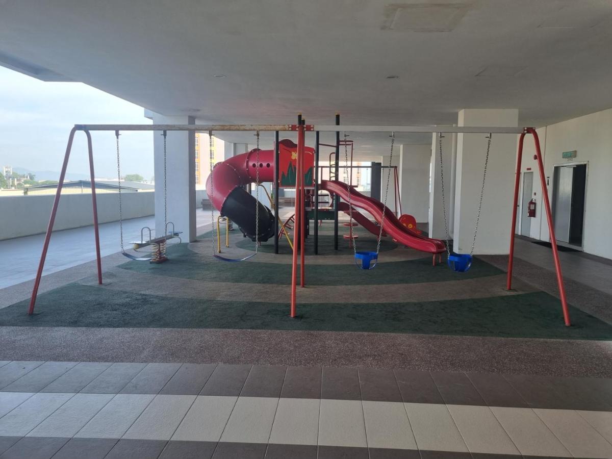 קואלה טרנגאנו Seaside Haven Homestay Seaview Unit With Pool Opposite Ktcc & Mayang Mall - Pangsapuri Ladang Tanjung מראה חיצוני תמונה